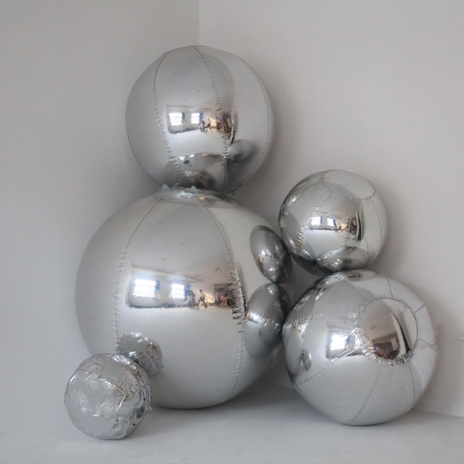 Event Wedding Scene Decoration Disco With Shiny Silver Inflatable Mirror Ball